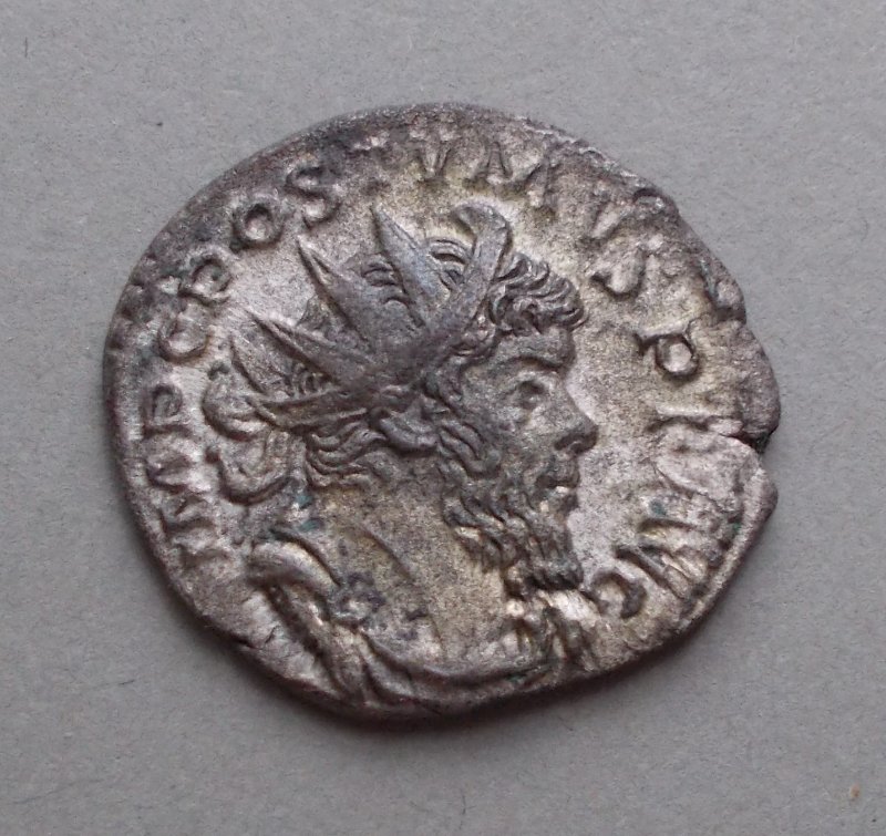 Postumus-Antoninianus-Trio